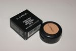 mac-studio-finish-concealer-nw20-review-swatch-under-eye-001.jpg