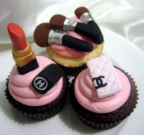 Chanel-Makeup-Cupcakes.jpg