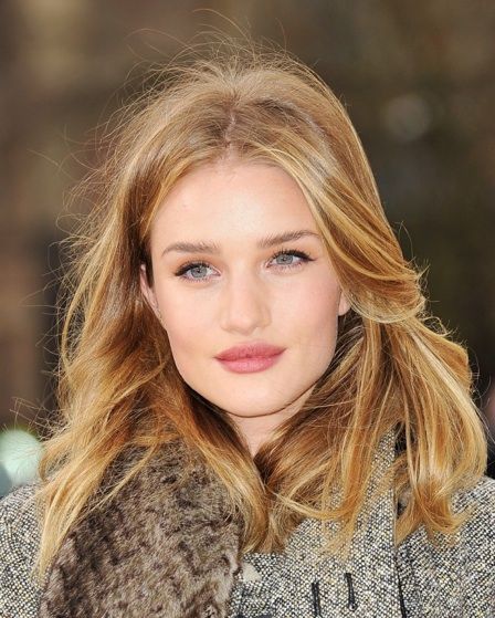 0212-rosie-huntington-whiteley-lipstick-lip-color-burberry-show-bd.jpg