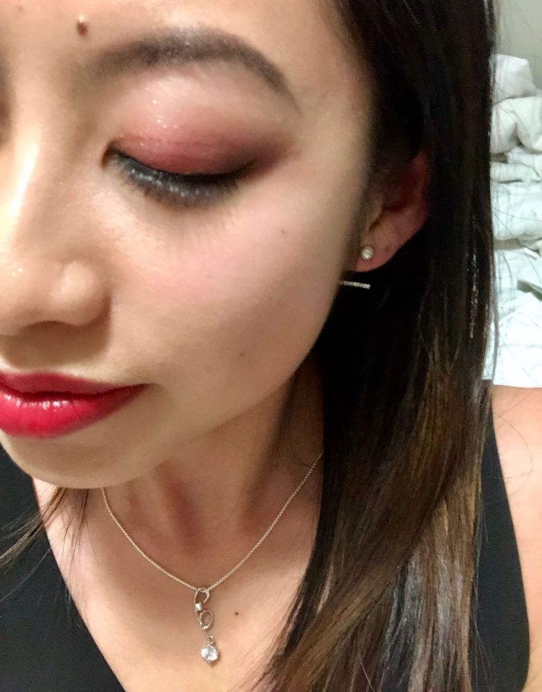 Huda Beauty Mauve Obsessions palette on my lids