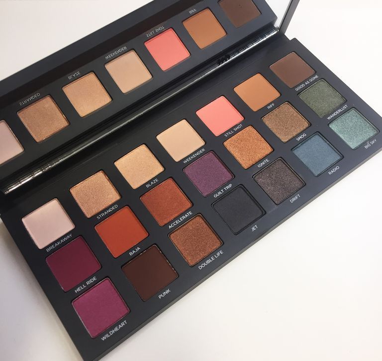 urban-decay-born-to-run-eyeshadow-palette-1527647375.jpg