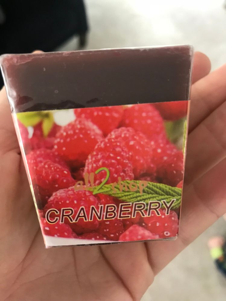 Smells like raspberry, looks like raspberries, says cranberry?