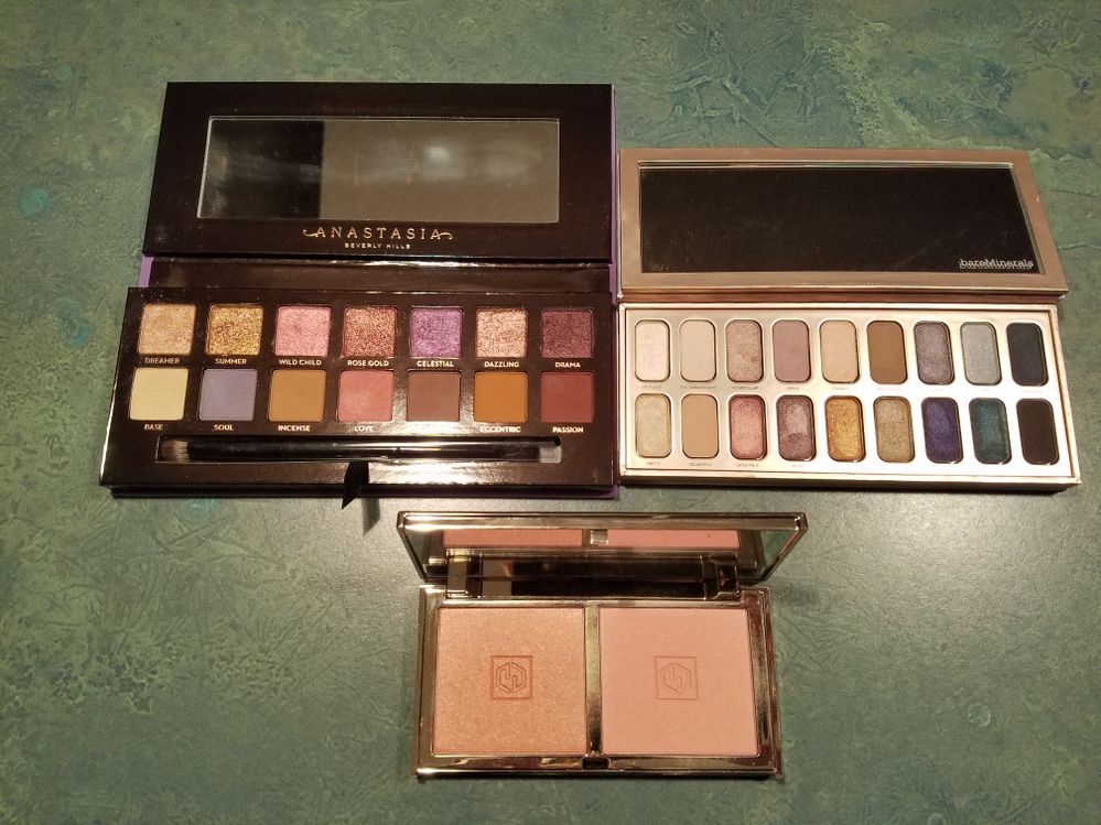 Last month I bought the Anastasia Soft Glam and really wanted Norvina.  I'm passing on Sultry, though :).