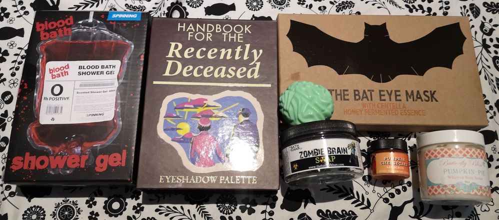 I gasped when I saw this eyeshadow palette. Can my handbook just be this eyeshadow palette when I die? The soaps look like a lot of fun. It'll make showering a little spookier. The pumpkin items also smell so yummy! And last but not least, how cute are the bat masks. I think I saw @bakeamuffin (correct me if I'm wrong) use these in the masking thread and I've wanted to try them out ever since :O