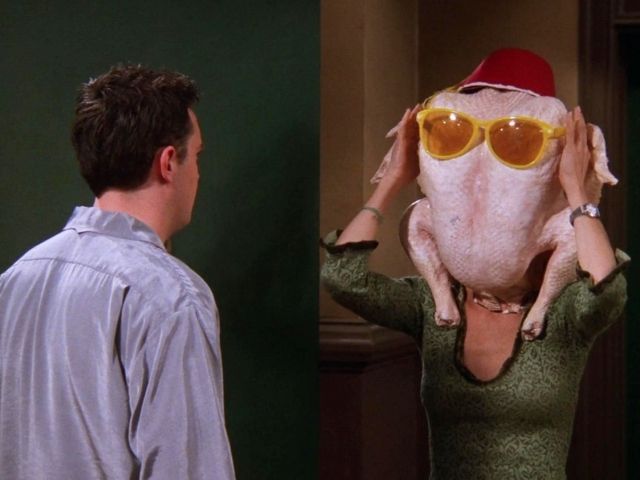 friends-thanksgiving-episodes-turkey-head-640x480-1479930372.jpg