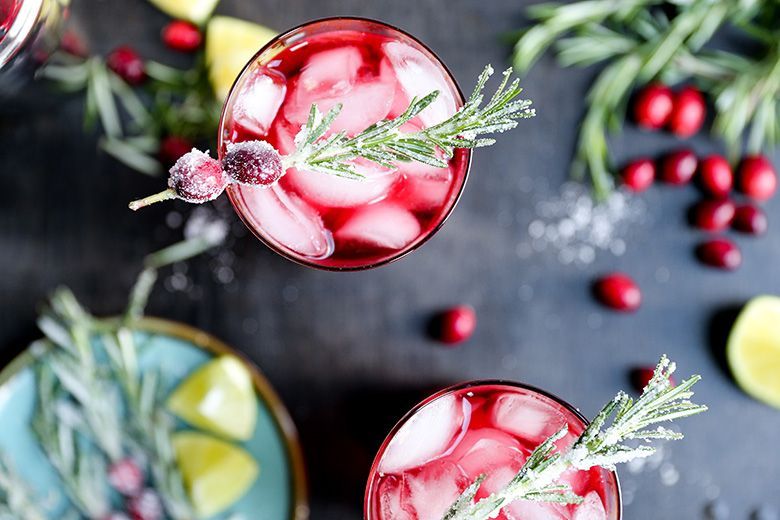 Sparkling-Christmas-Tree-Cocktail-2.jpg