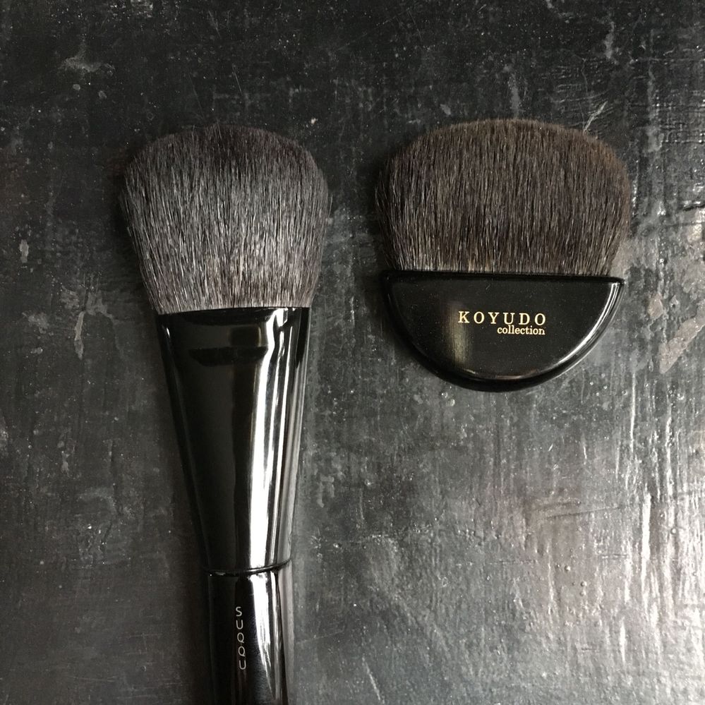 Face Designing Brush compared to a fan