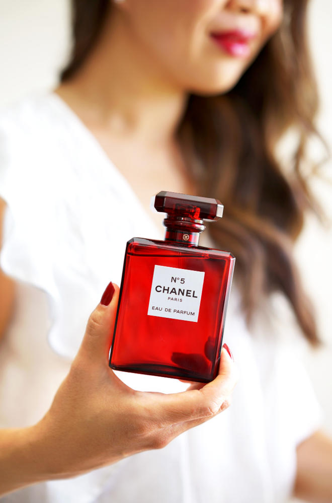 CHANEL No 5 Eau De Parfum Spray – Fashion Without Trashin
