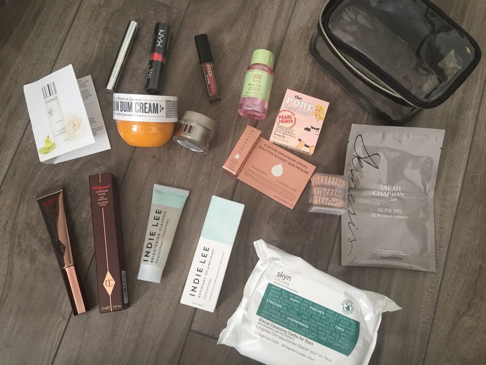 Cult Beauty : Bottom of the photo are purchase, the rest were GWP (like a starter kit)