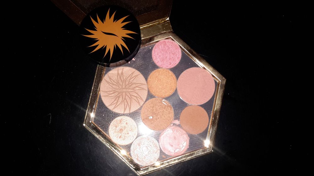 Star burst is the sephora compact