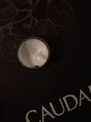 Sample of the Vinosource SOS Deep Hydration moisturizer