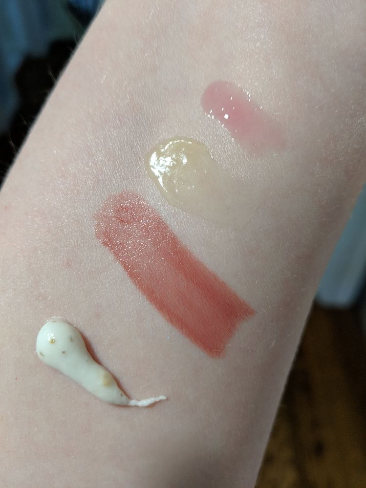 Top: Laneige Balm in Berry, Second: Bite Nighttime Lip Therapy, Third: Sephora Collection Rouge Lacquer in 15 Not your Baby, Bottom: Sephora Collection Oat Muesli Mask