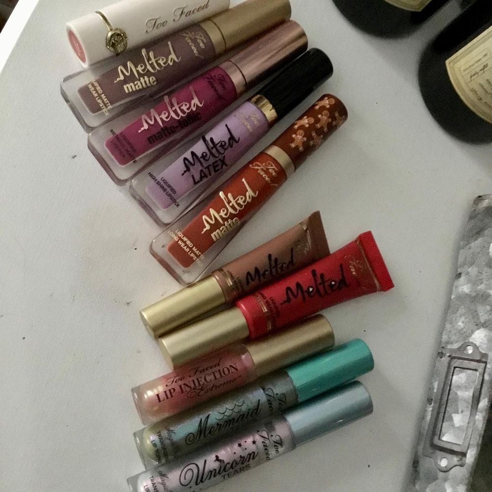 I have a few glosses and one bullet, surprised I don’t have more bullets because it’s a good formula and smells good too.