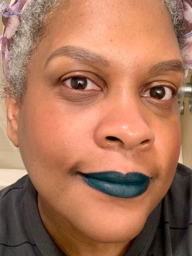 Gucci Rouge a Levres Valentine Verdante, 1 of my 2 favorite teal lipsticks. (The other is ColourPop Lux Getty.)