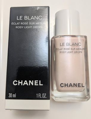 Подсвечивающие и увлажняющие базы CHANEL Le Blanc Rosy Light Drops & CHANEL  Les Beiges Sheer Healthy Glow Highlighting Fluid