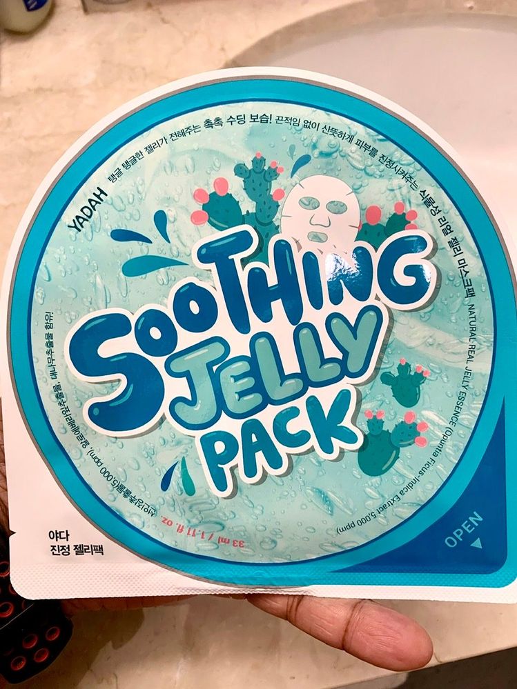 Even my iPhone has issues with this mask, as evidenced by the photo tint I couldn’t quite remove. :D