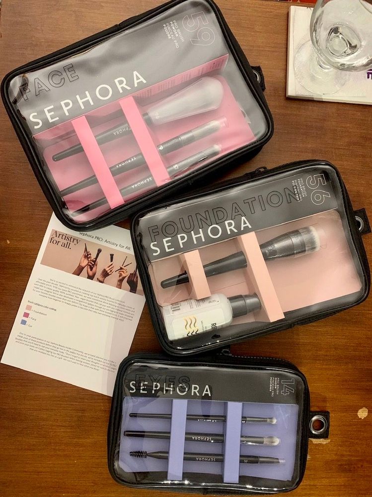 The brand new relaunched Sephora PRO brushes, received as generous gratis from Sephora.