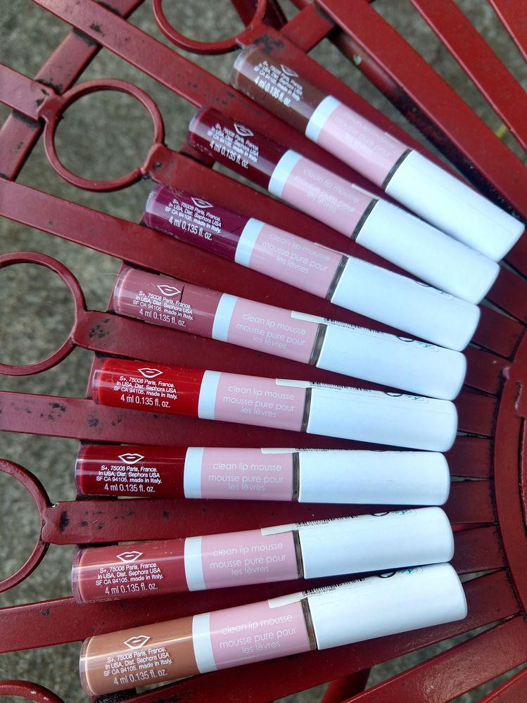 Clean Lip Mousse, shades from bottom to top: 01 Pine, 03 Tulip, 04 Carnation, 05 Rose, 06 Peony, 07 Orchid, 08 Dahlia, 09 Mahogany