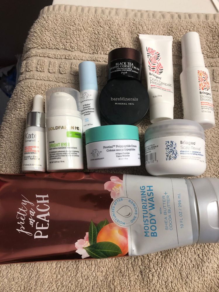 Likes- bath and body works, kate somerville l, frehblack tea, briogeo volume spray.  Loves-Drunk Elephant protini, b hydra, bareminerals mineral veil, briogeo mask and scrub, gold fadden md.