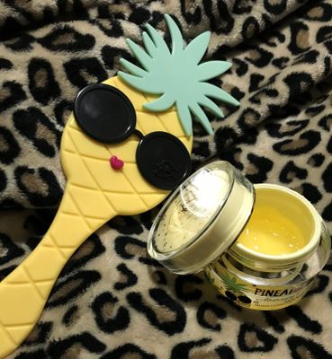 Too Faced Pineapple Glow