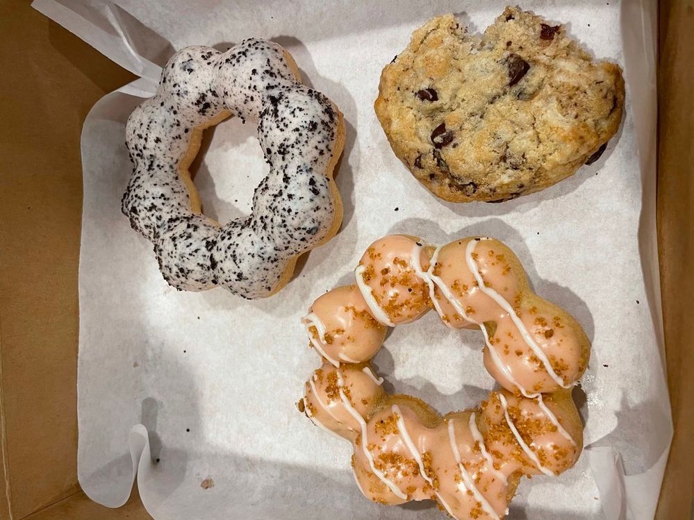 Fill Bakeshop cookies and cream, guava cheesecake and sea salt chocolate chip mochis