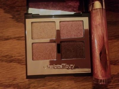 Freebies- Pillow Talk Luxury Palette of Pops, Collagen Lip Bath in Peachy Plump