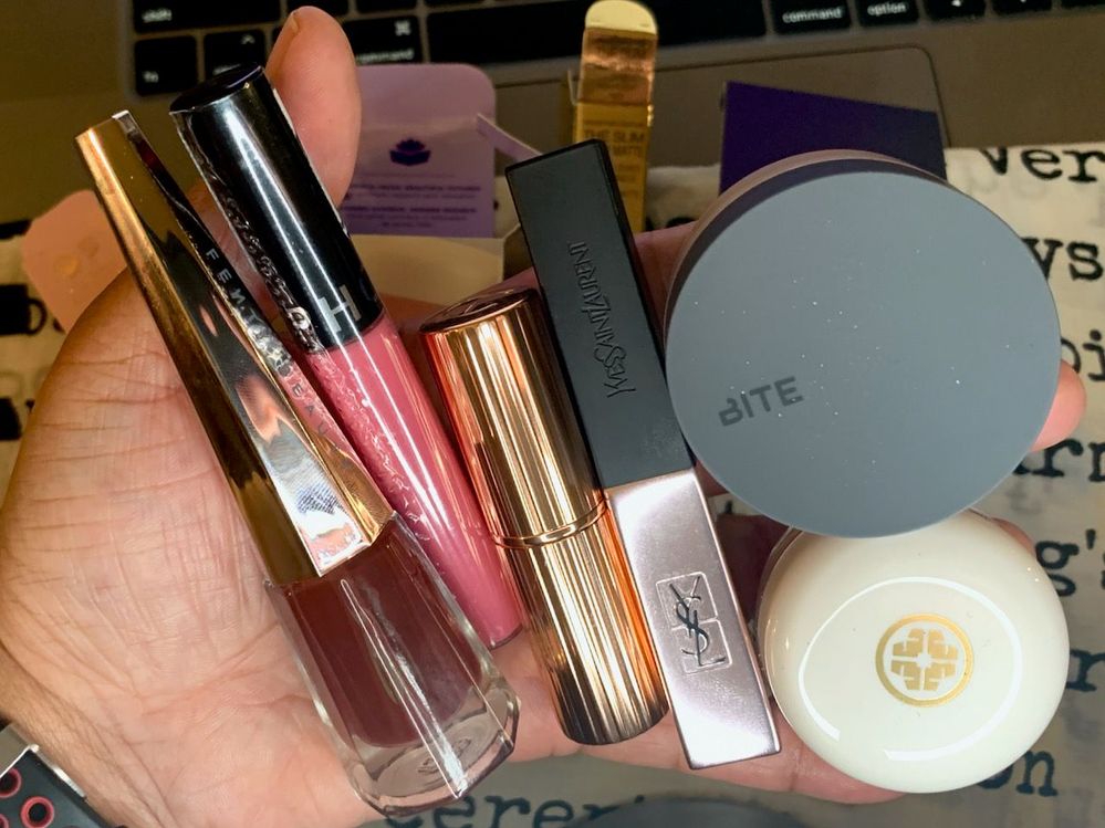 Happy National Lipstick Day!