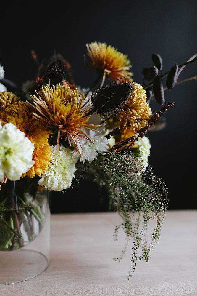 jojotastic-A-Golden-Hued-Thanksgiving-Floral-Centerpiece-DIY-6