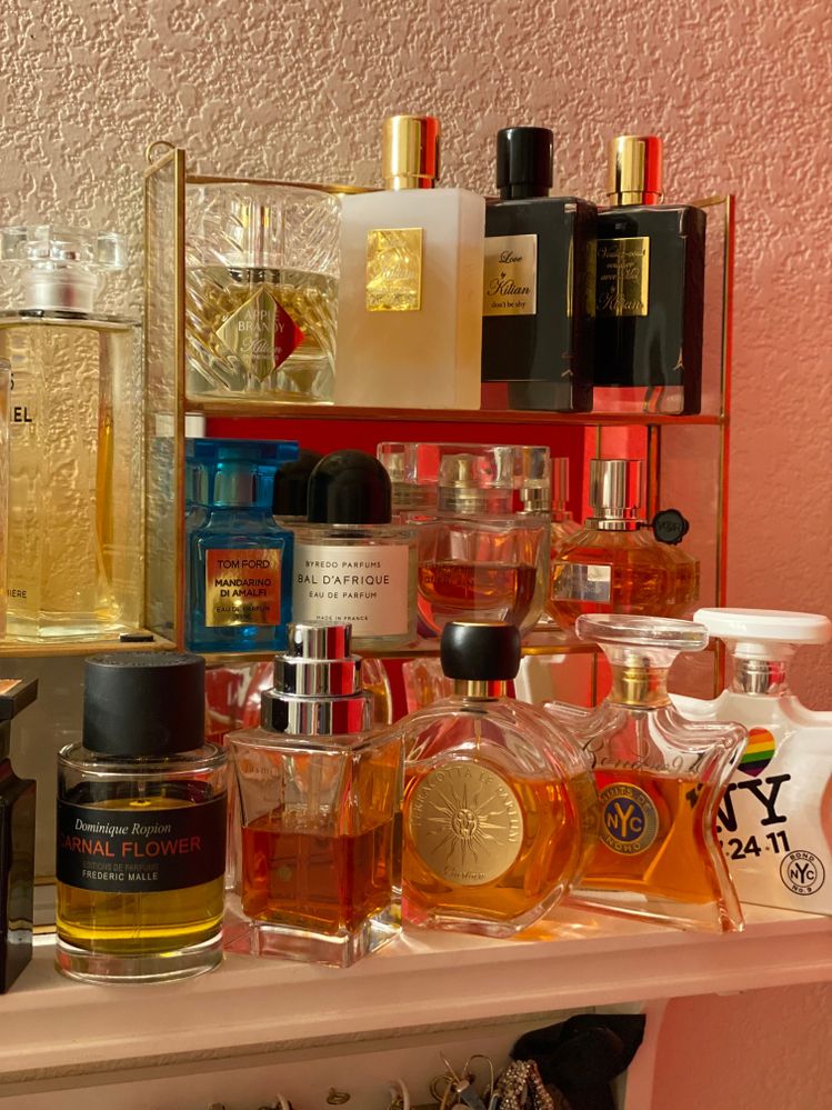 Added Apple Brandy to my fall/winter perfume shelf.