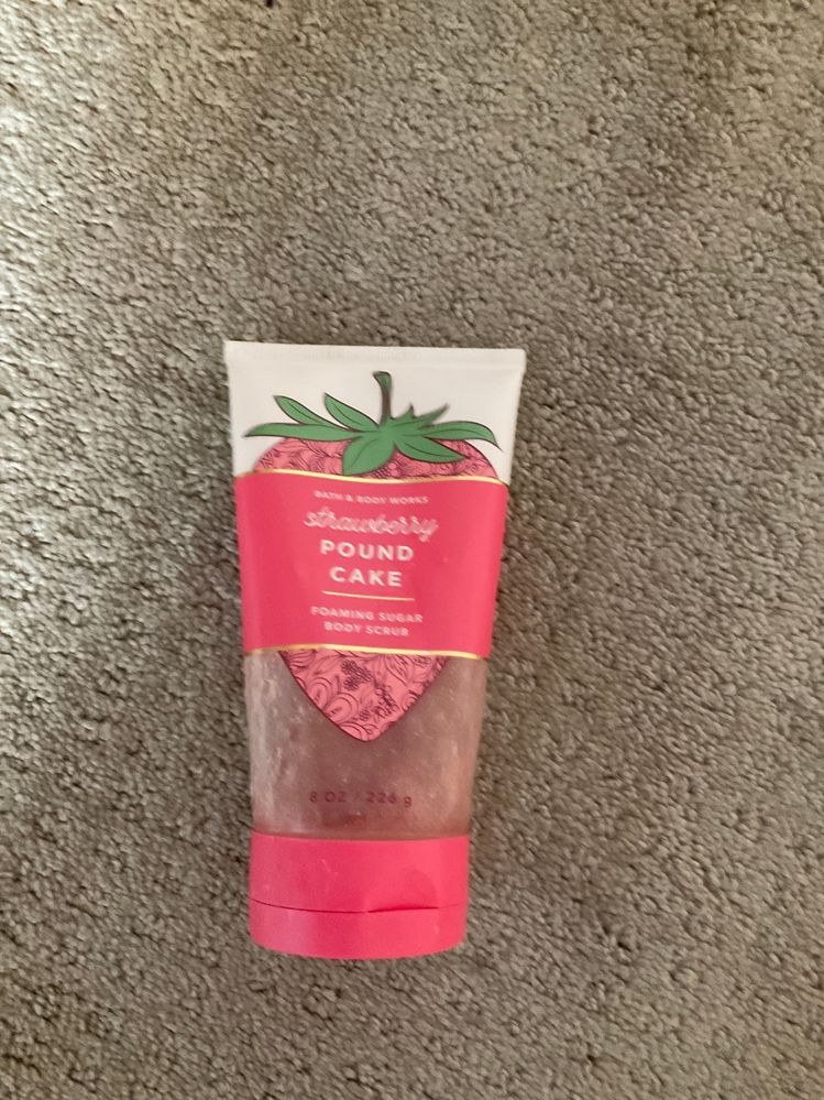 Bath&BodyWorks, strawberry pound cake body scrub