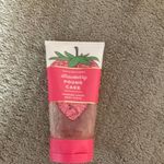 Bath&BodyWorks, strawberry pound cake body scrub