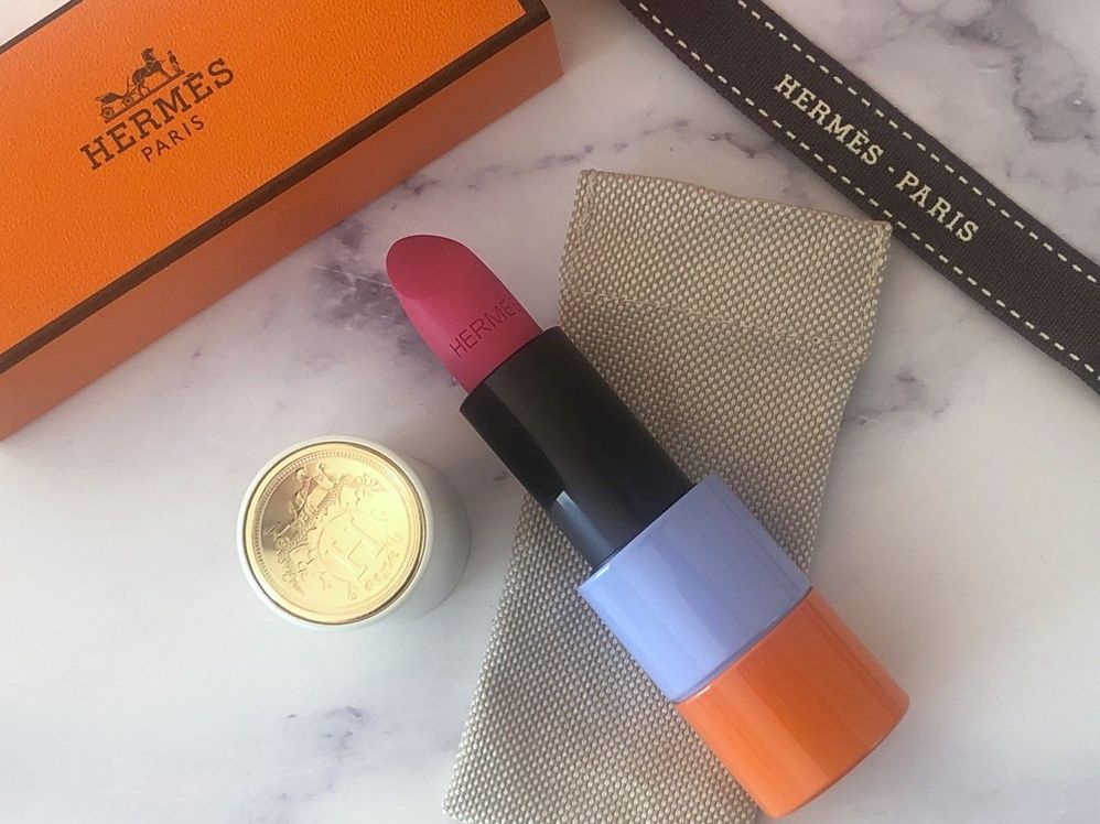 Hermes - I hadn't planned on picking up anything from this release. The store had just received it that morning, earlier than they had expected, and I didn't say 'no' when they asked if I wanted to swatch them (but I only purchased this one!!)