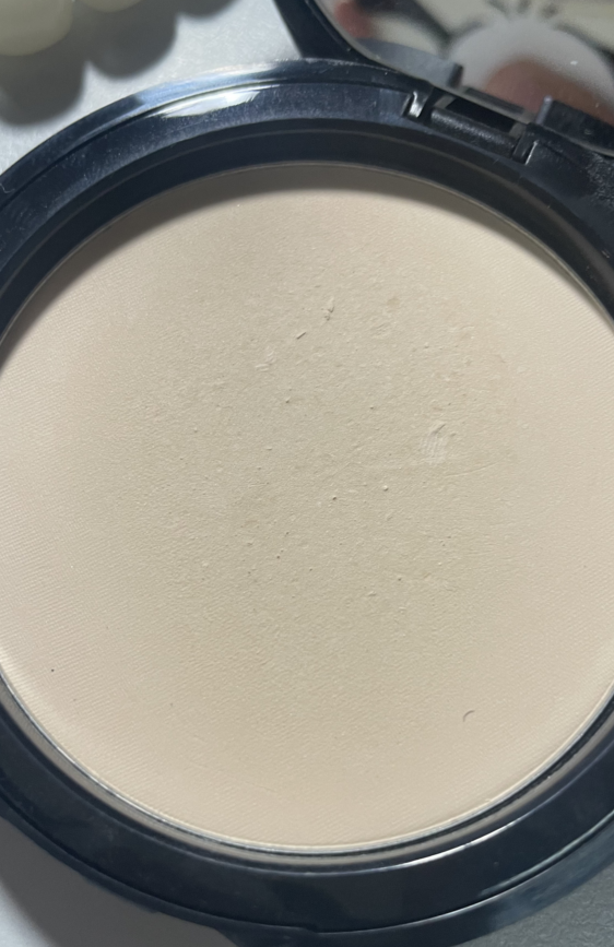 Hard lumps on setting powder? Beauty Insider Community