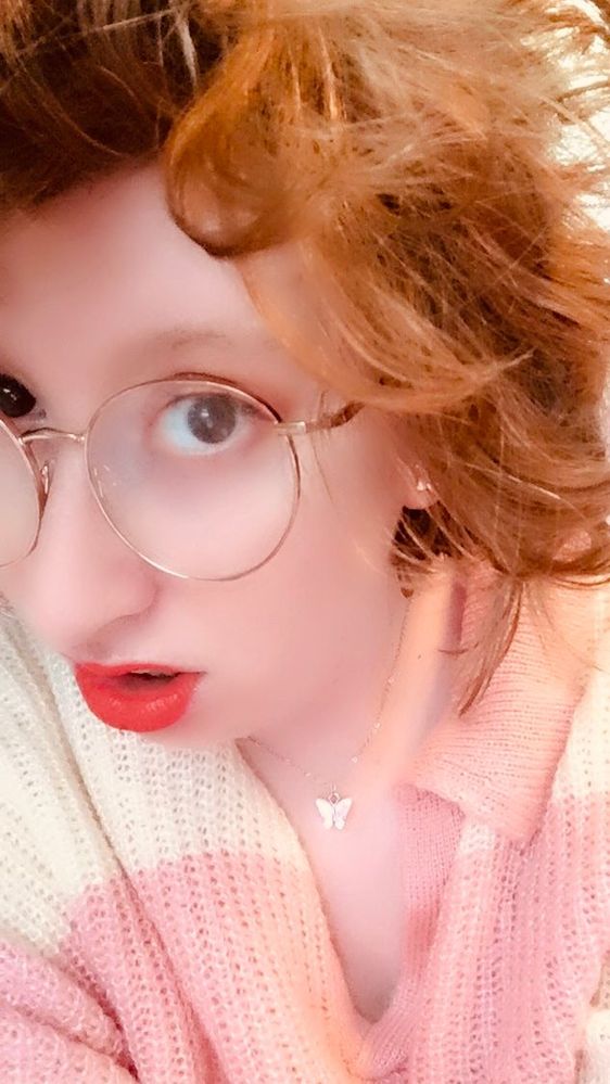 Summer Bold Red lip! #EsteeLauder