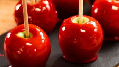 Candy-toffee-apples-848x477.jpg