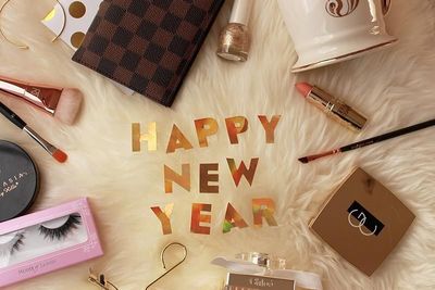 60b87e0c6f8358e49107f28e_NEW-YEARS-EVE-MAKEUP