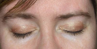 8- Bobbie Brown Golden Pink.jpg