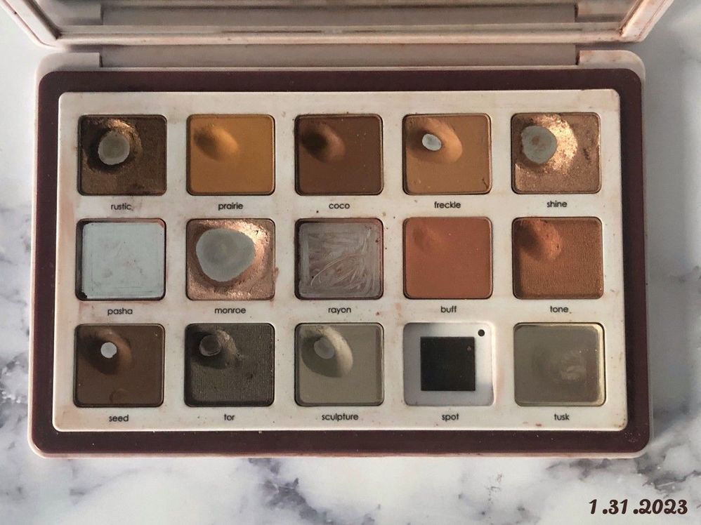 We've still got a ways to go but I'm pretty sure Monroe (2nd row, 2nd shade) will be the first to full pan of this group. Wondering if Coco (1st row, 3rd shade) will hit pan first though. Hmmm...