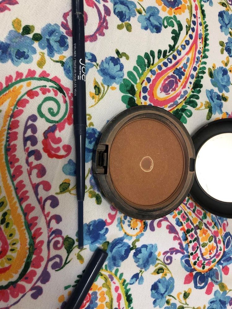 Mac bronzer... I'm plugging away at er, but it's a long journey.  This liner is the liner that keeps on going.  I tightline with this mostly but its like it never dies.
