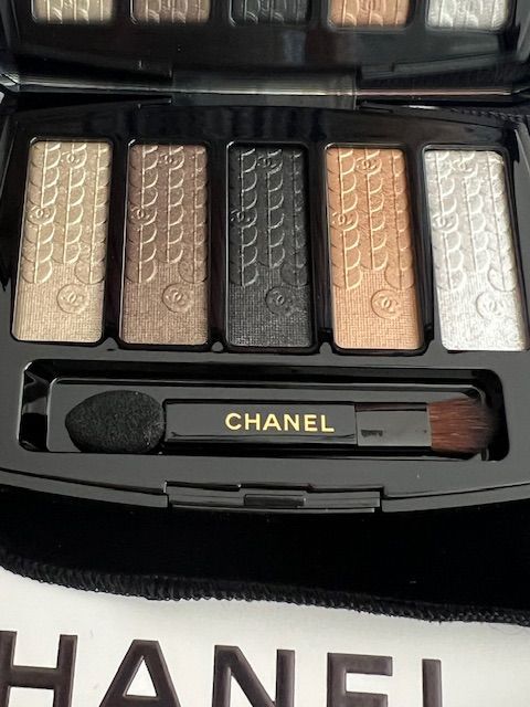 Chanel Eyeshadow Palette in Entrelacs & Chanel Joues Contraste