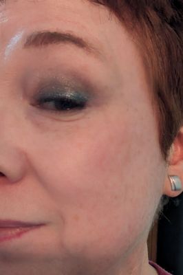 Added Victoria Beckham Sea Grey liner to the black + shimmers eyelook...stunning!