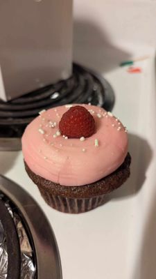 Cupcakes from a shop near Texas Roadhouse