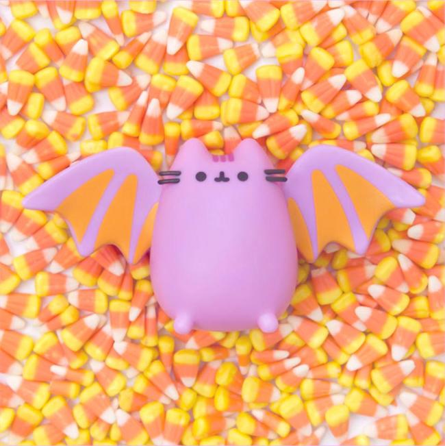 halloweenpusheen.jpg