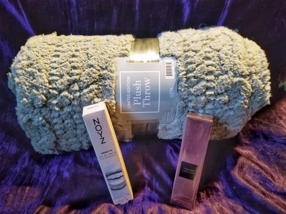 Fragrances are Noyz Unmute + Tom Ford Cafe Rose