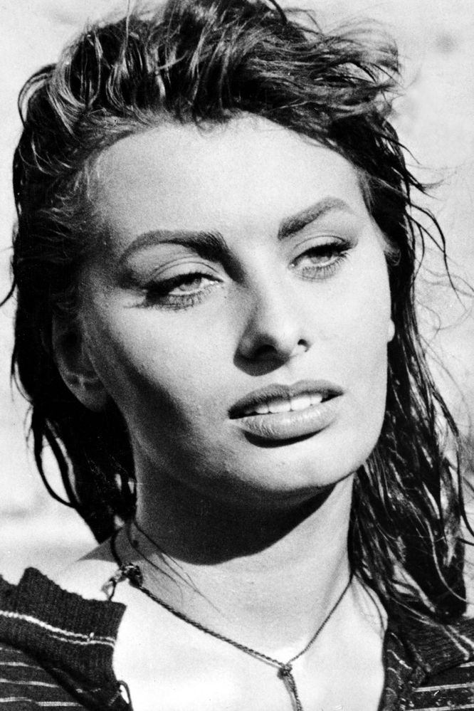 sophia-loren-young-11.jpg