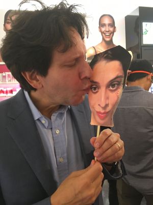 MochaPJ got a smooch from Dr. Dennis Gross