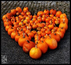 Pumpkin_Heart_by_Moyrah.jpg