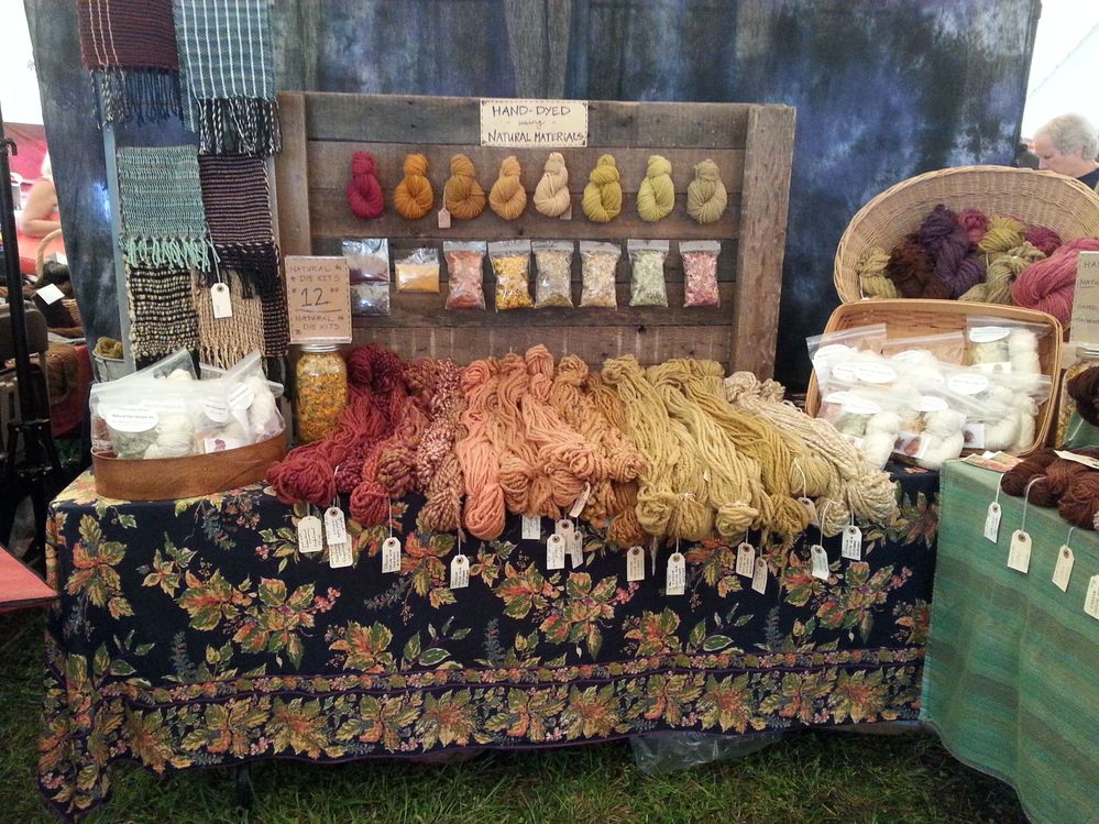 I really liked the way this vendor laid out their booth.  I wanted one of every color!