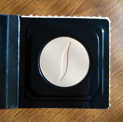 Sephora Collection Matte Perfection Powder Foundation Product.jpg