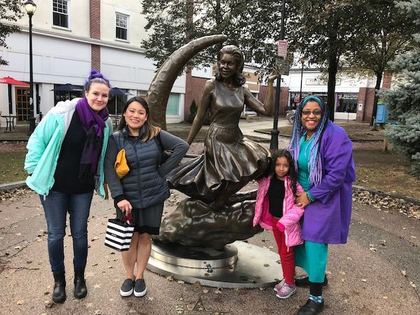 snoflakefaerie, MissPuff, little mermadelove and mama mermadelove in front of the Bewitched Statue in Salem